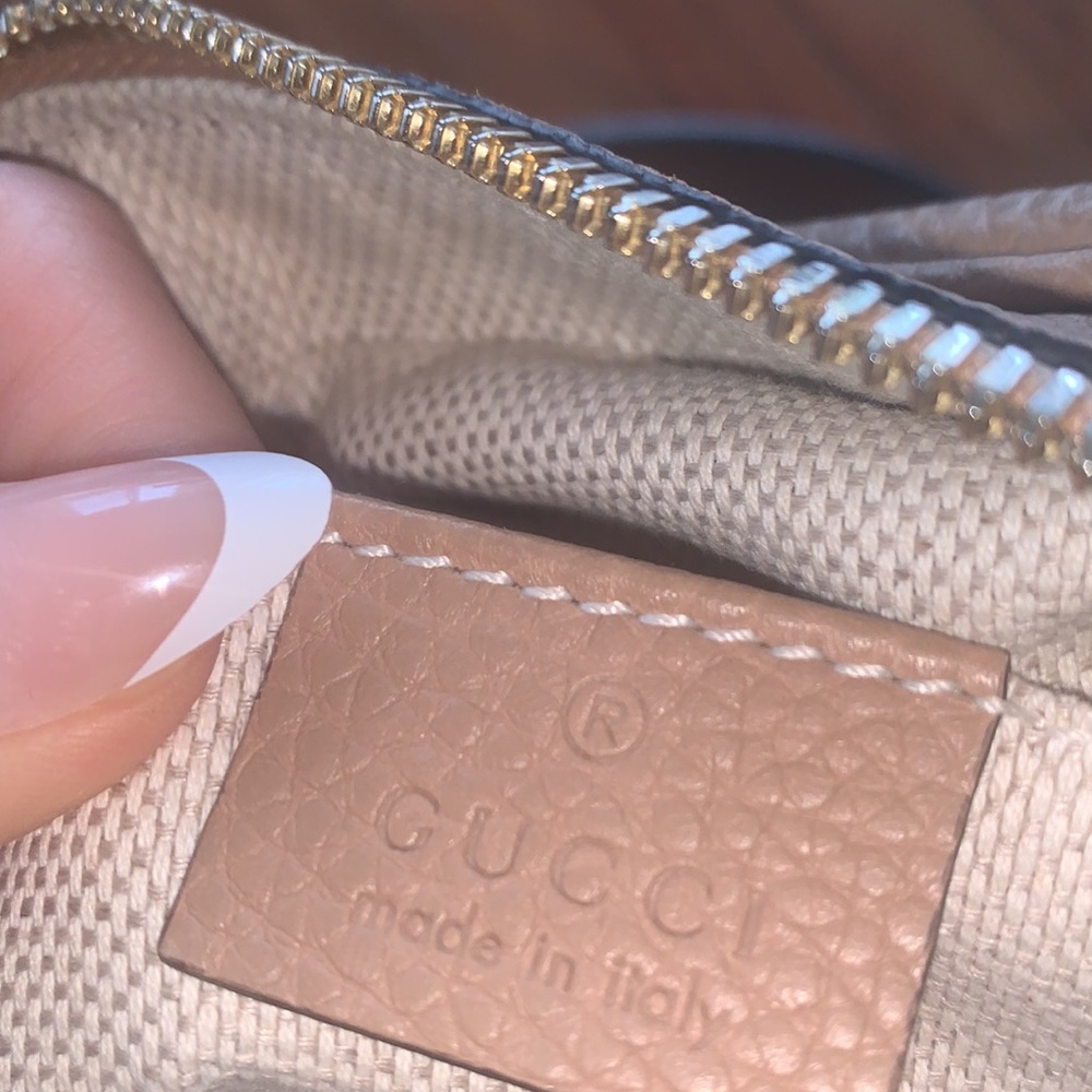 ✨HOST PICK✨GUCCI Soho disco camera bag in rose beige with strap bag 1️⃣4️⃣8️⃣0️⃣ - Picture 14 of 17